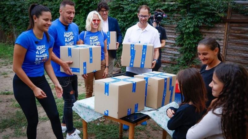 A Posta önkéntesei és neves személyiségek is részt vettek az 