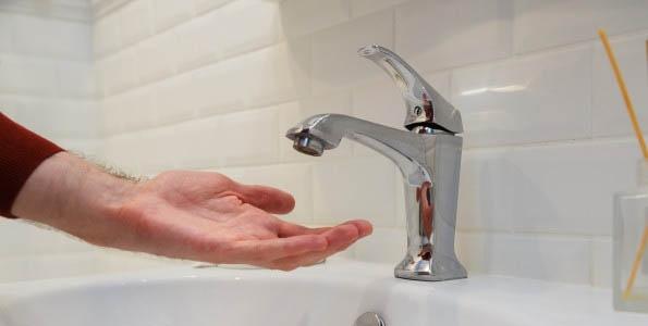 Éjszakai ellenőrzést tart a Heves Vármegyei Vízmű Zrt., ami miatt vízhiányra lehet számítani több egri utcában. Érdemes figyelemmel kísérni a friss híreket, hogy időben értesüljünk a fejleményekről. EgerHírek.