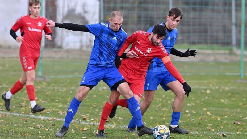 Maklár SE: A füzesabonyi műfüves pályán a bronzéremért küzdenek meg a GYAK csapatával.