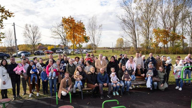 A gyermekek olyan lelkesedéssel ültettek fákat, hogy újabb területek nyitása vált szükségessé Sarkadon.