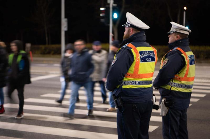 A hatóságok beavatkoztak, miután Orbán bejelentette, hogy a közel-keleti konfliktus miatt különleges intézkedések bevezetésére készül.