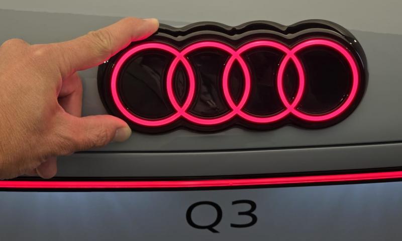 Győr újabb büszkesége érkezik: bemutatkozik a legújabb Audi Q3, amely a kupés dizájn varázsával kápráztatja el a közönséget!