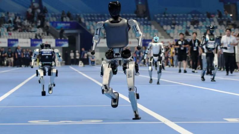 A jövő technológiáinak színtere: háromnapos robotolimpiát tartanak Kínában!