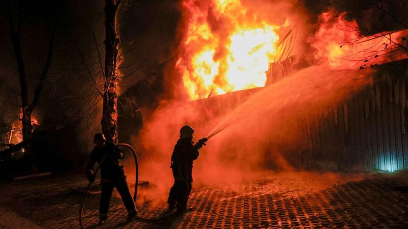 Az éjszakai csendet hirtelen egy hatalmas robbanás törte meg Moszkvában, amely sokkolta a város lakóit. A tragikus esemény eddig egy ember életét követelte.