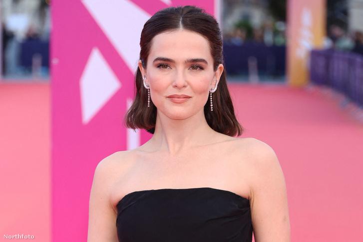 Zoey Deutch kezét megkérték, és ez a pillanat a boldogság és az új kezdetek ígéretét hordozza magában.