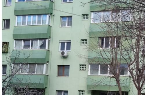 Kötelező lakásbiztosítás: Miért fontos, és mire figyeljünk oda?

A lakásbiztosítás nem csupán egy jogszabályi kötelezettség, hanem egy okos döntés is, amely segít megvédeni otthonunkat és értékeinket. A kötelező lakásbiztosítás célja, hogy anyagi védelmet