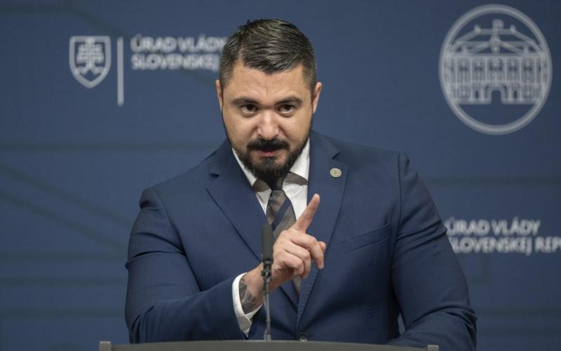 Gašpar körül egyre inkább sűrűsödnek a kérdések.