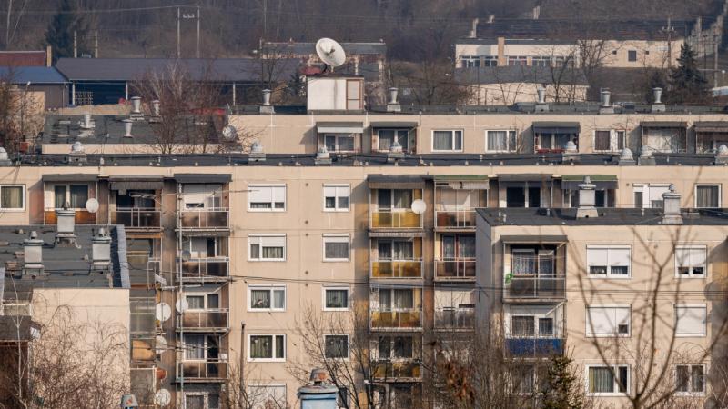 Jelentős átalakulások elé néz az Otthon Start program, amely számos hitelfelvevőt érinthet. A változások hatása több százezer embert érintheti, ami komoly elgondolkodásra ad okot. - Pénzcentrum