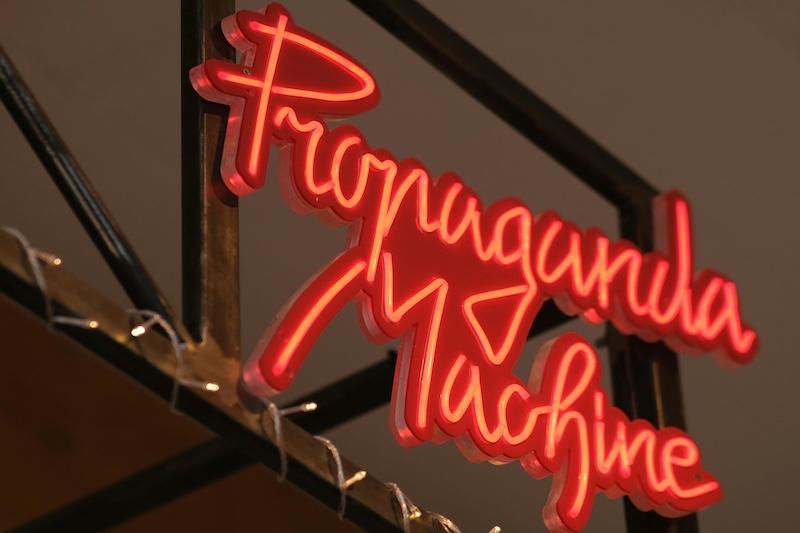 A megyei lapokban, Borsod térségében, hamis idézetekkel és mesterséges intelligencia által készült képekkel támadták Magyar Pétert. Az álhírek és manipulált tartalmak terjedése aggasztó mértékben növekszik, és ezzel együtt a közéleti személyiségek hiteles