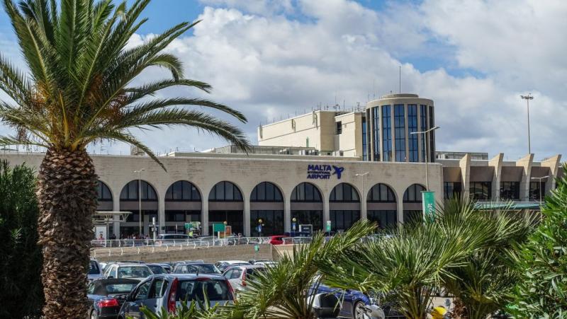 Egy magyar nőt őrizetbe vettek, mivel a táskájában 